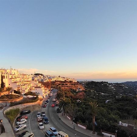 Lovely 2 Bedroom Apartment With Sea View, 弗里希利亚纳 外观 照片