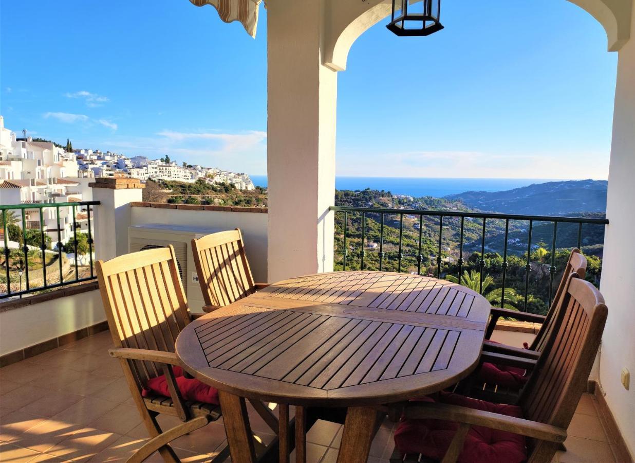 Lovely 2 Bedroom Apartment With Sea View, 弗里希利亚纳 外观 照片