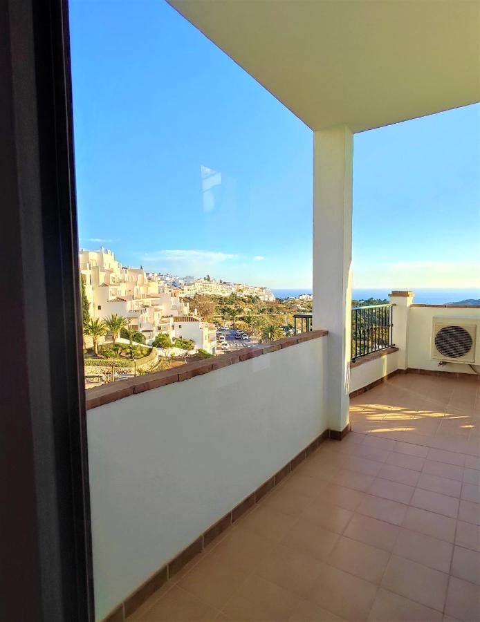 Lovely 2 Bedroom Apartment With Sea View, 弗里希利亚纳 外观 照片