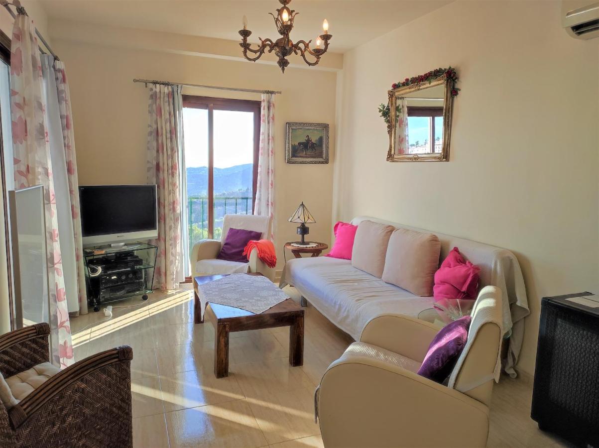 Lovely 2 Bedroom Apartment With Sea View, 弗里希利亚纳 外观 照片